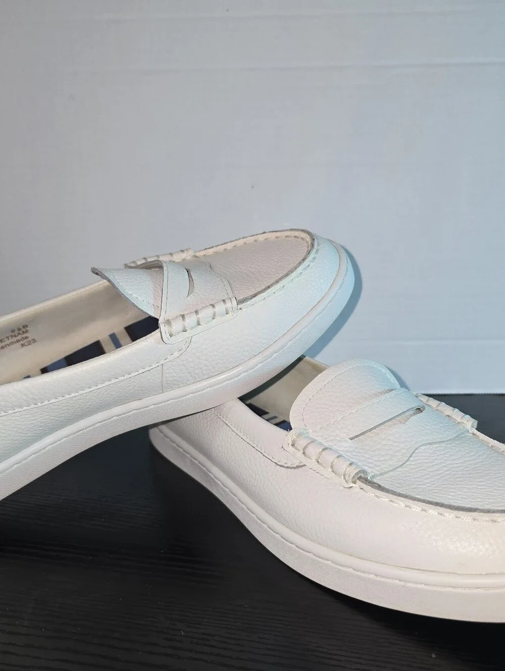 Cole Haan Nantucket White Pebbled Leather Penny Loafers Shoes Womens Size 9.5 B - Picture 2 of 9